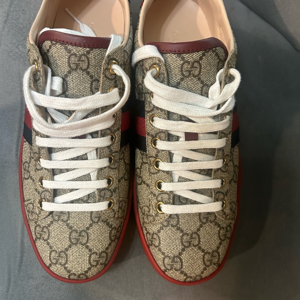 AUTHENTIC: GUCCI GG ACE SNEAKERS SUPREME